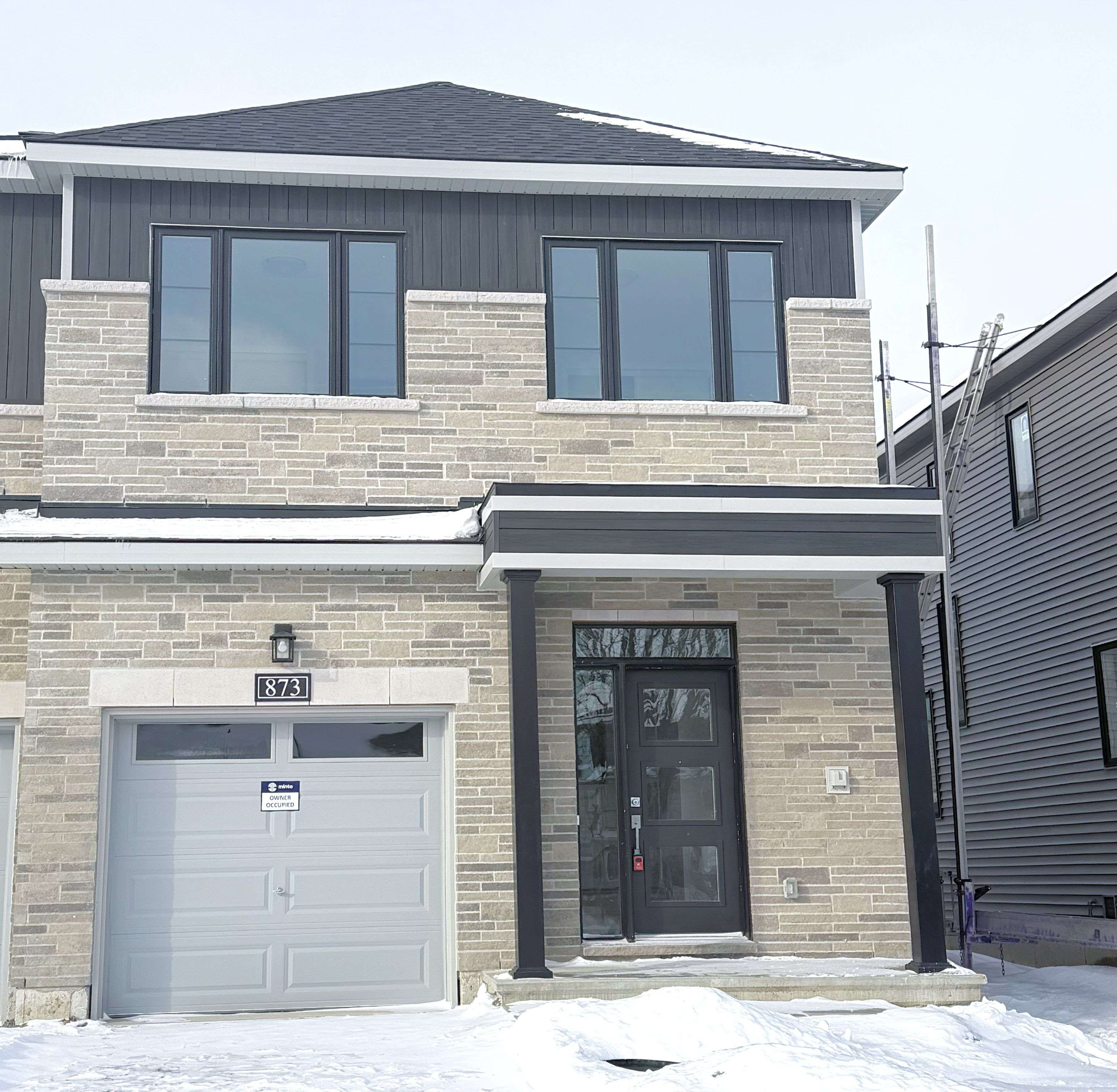Kanata, ON K2W 0M8,873 Eileen Vollick CRES