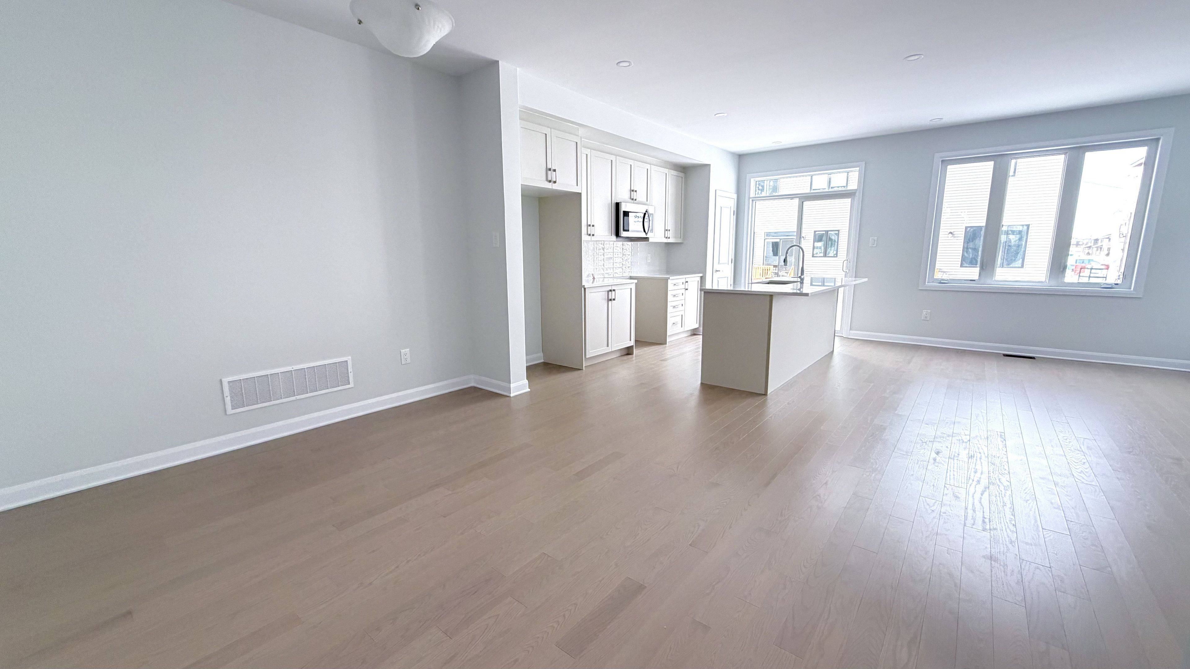 Kanata, ON K2W 0M8,873 Eileen Vollick CRES