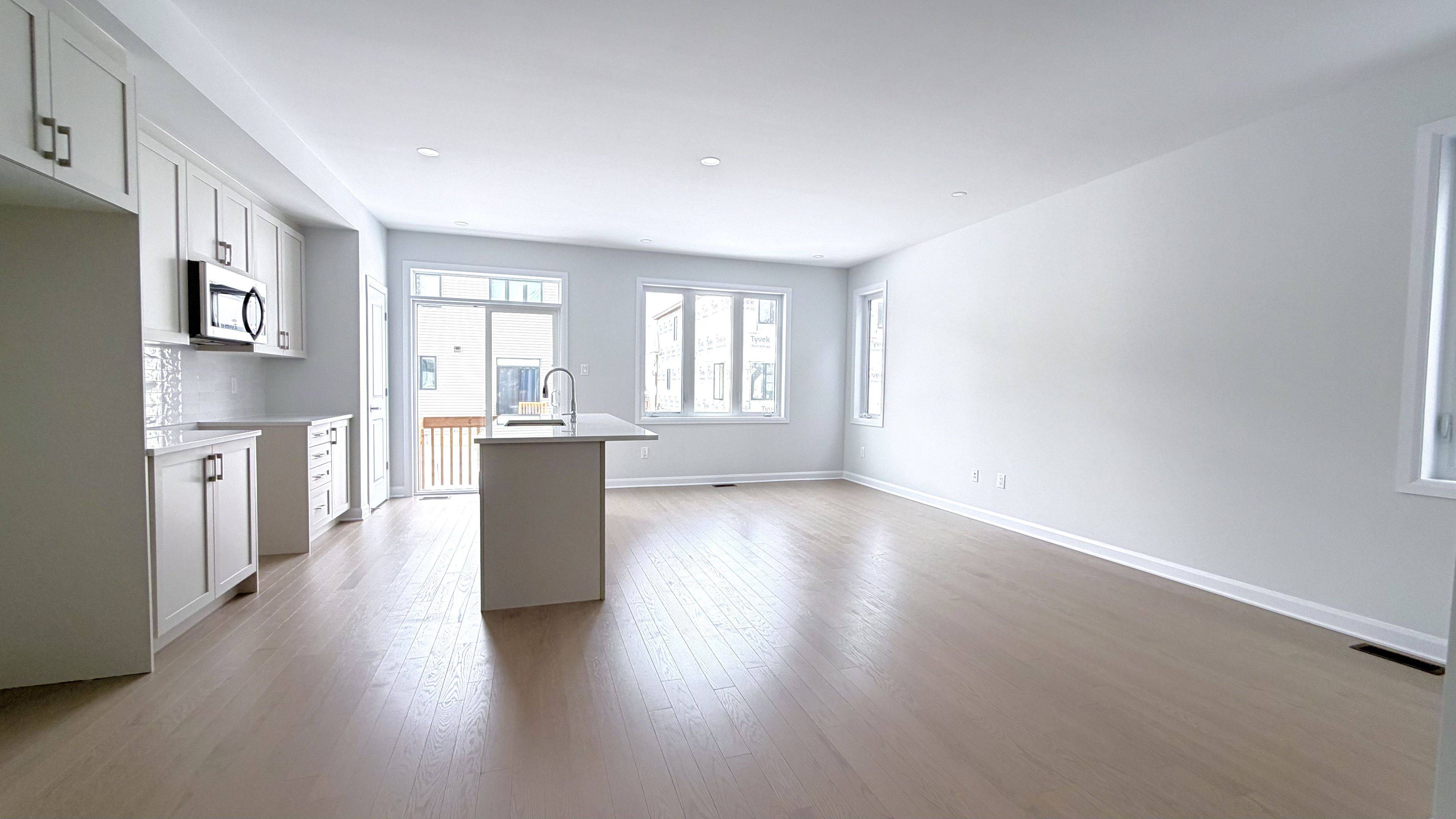 Kanata, ON K2W 0M8,873 Eileen Vollick CRES