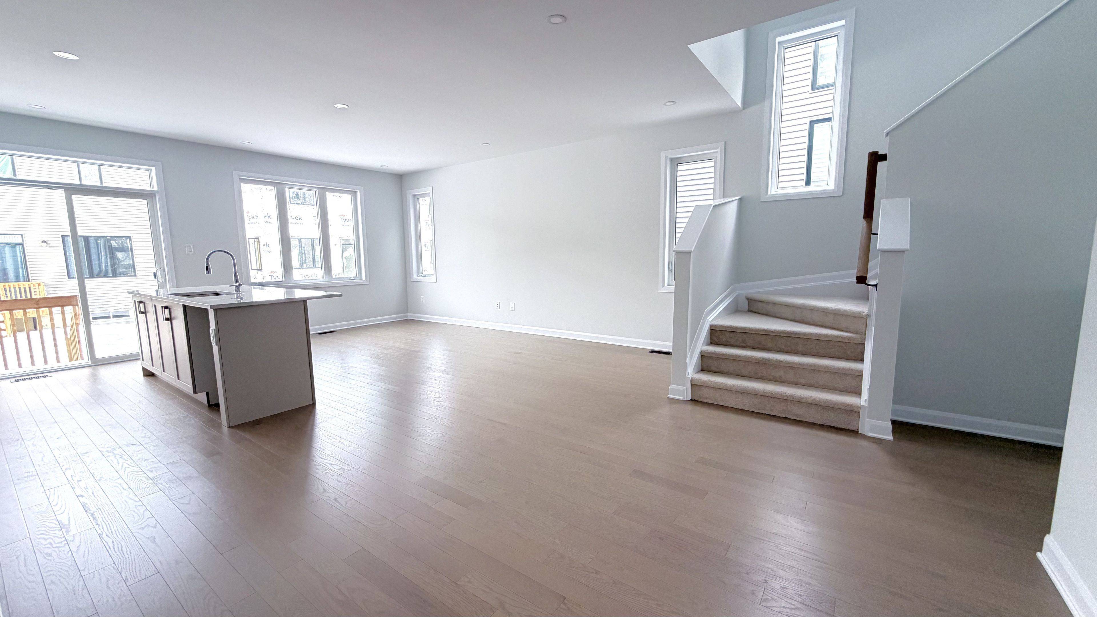 Kanata, ON K2W 0M8,873 Eileen Vollick CRES