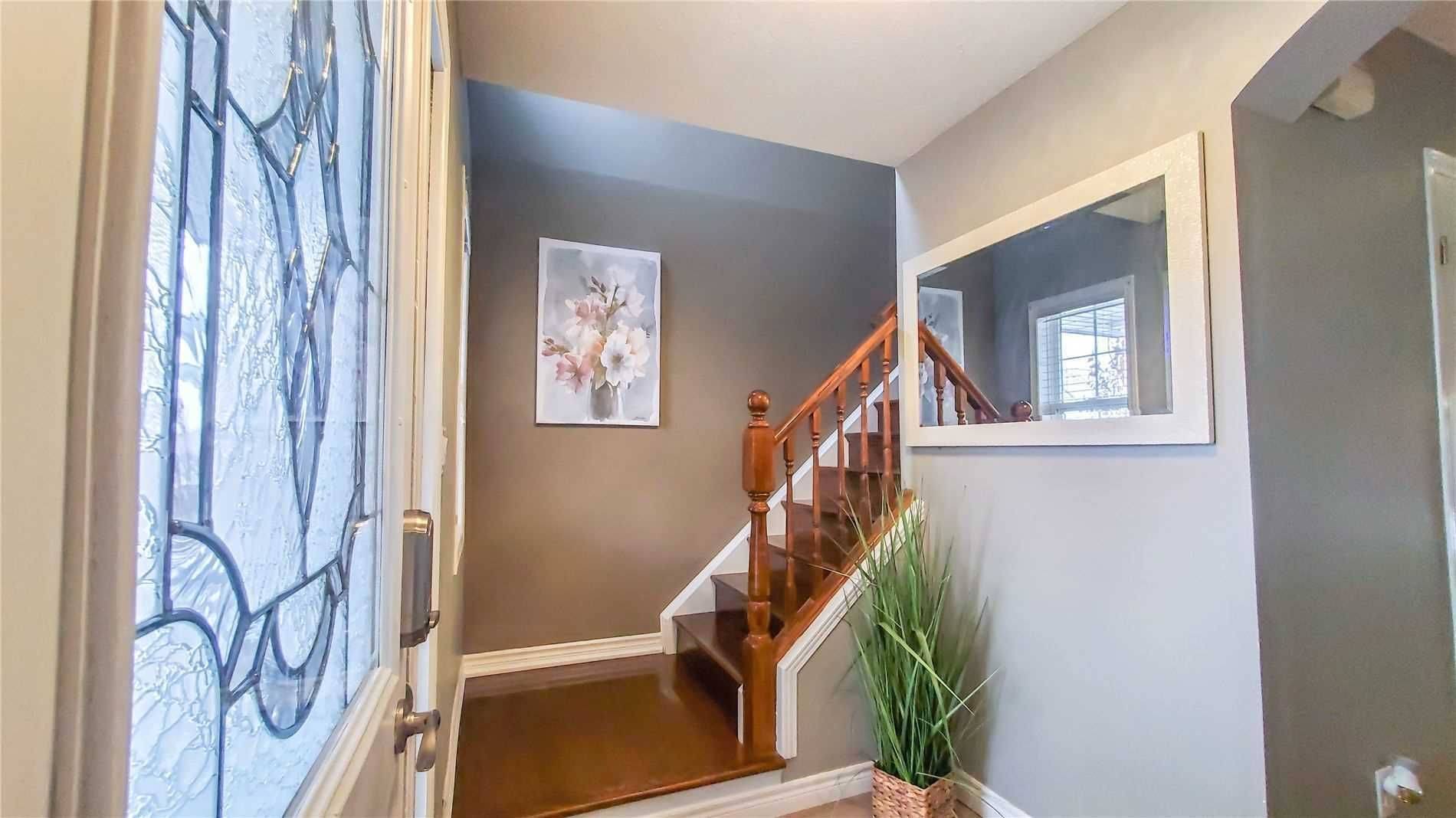 Cambridge, ON N3C 4K6,19 Maryann Price LN