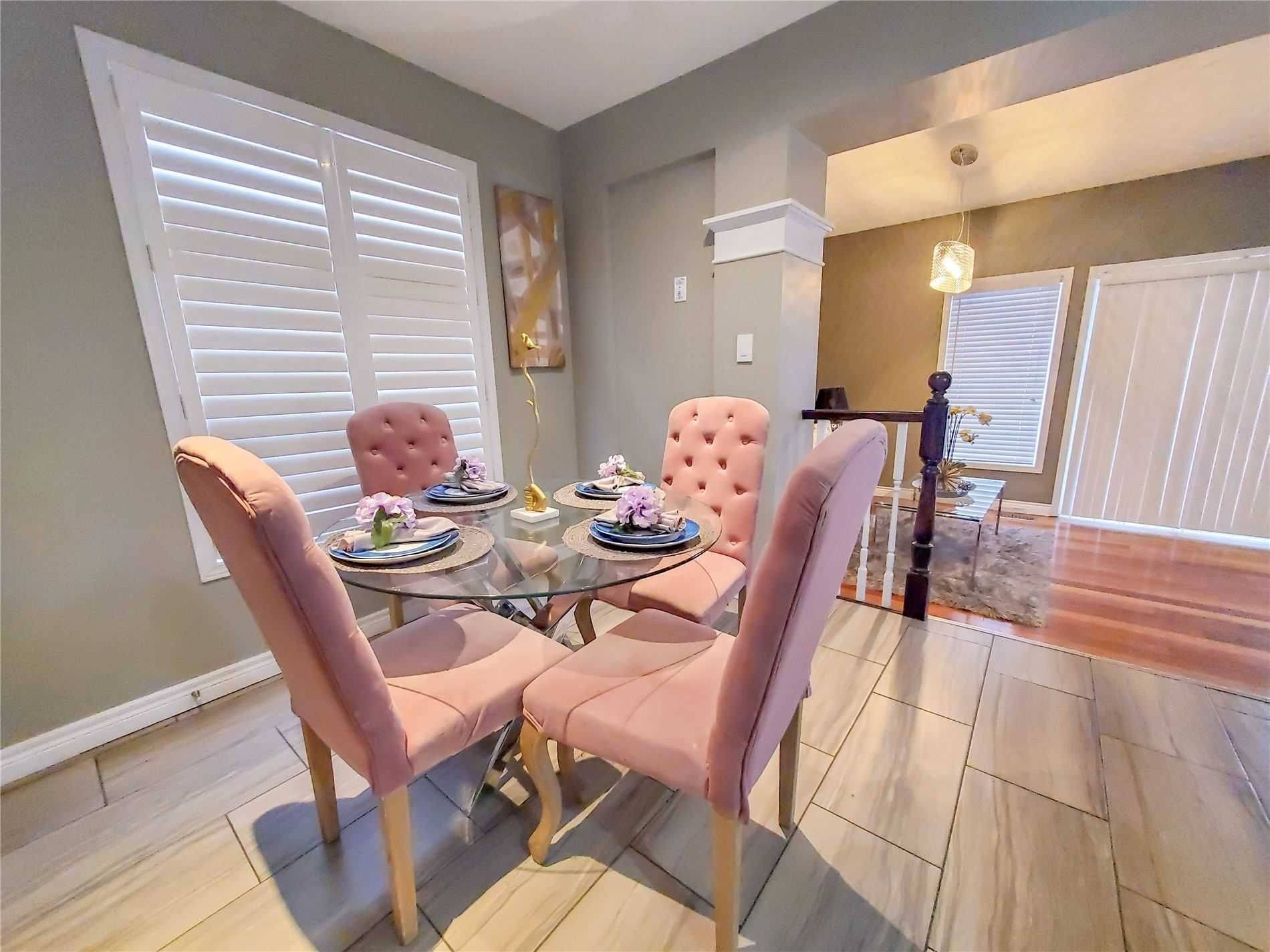 Cambridge, ON N3C 4K6,19 Maryann Price LN