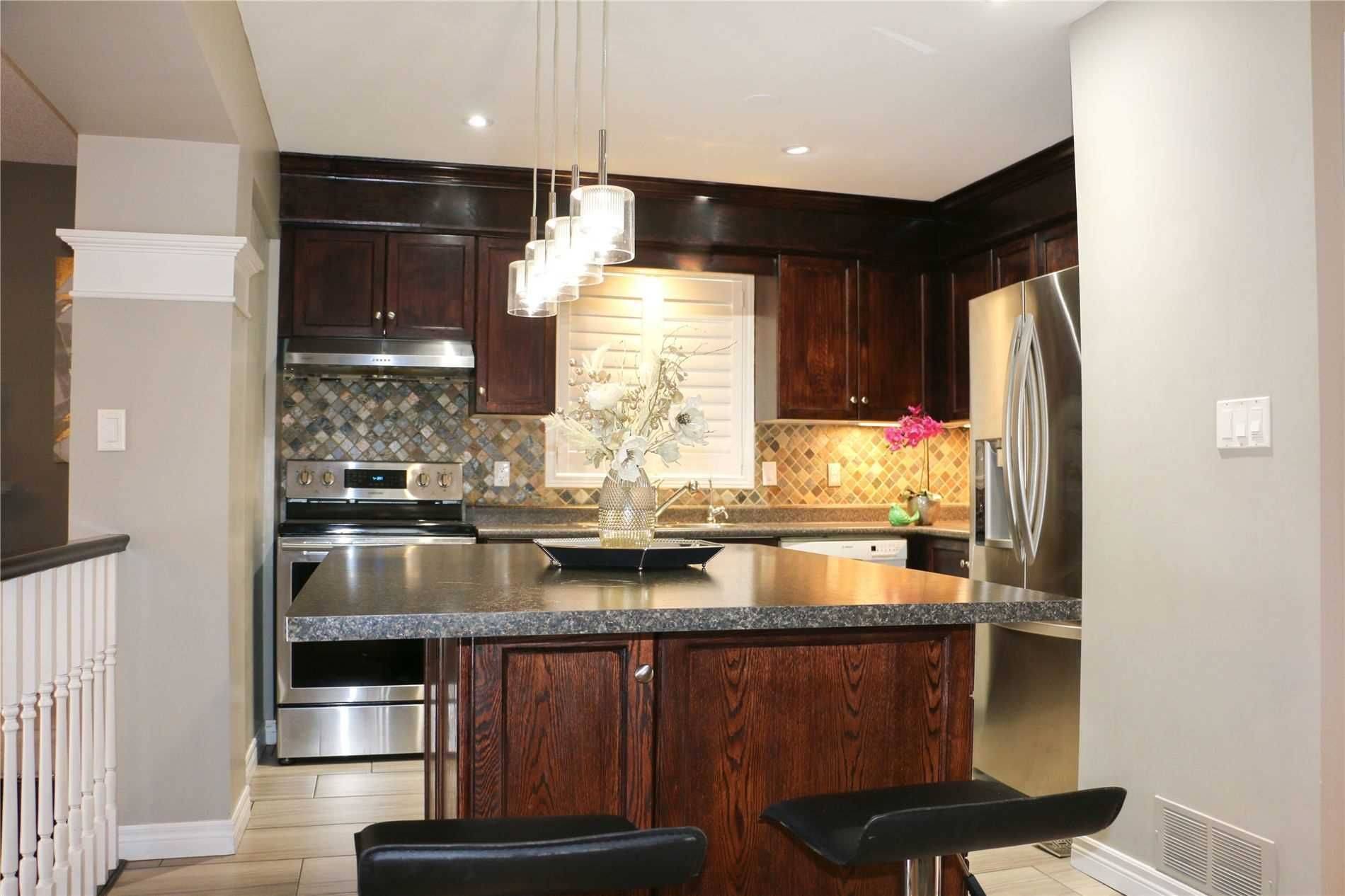 Cambridge, ON N3C 4K6,19 Maryann Price LN