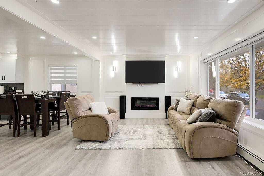 Victoria, BC V8R 4E4,2710 Victor St