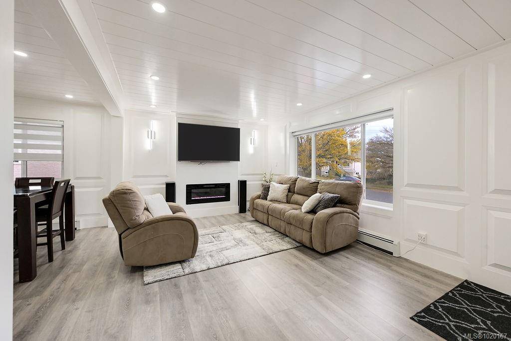 Victoria, BC V8R 4E4,2710 Victor St