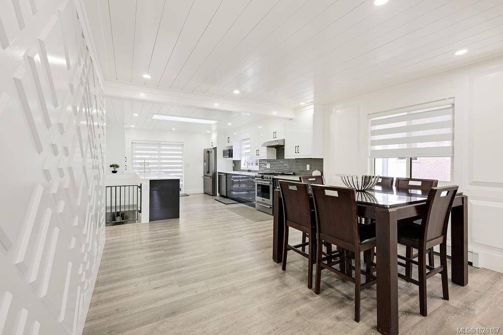 Victoria, BC V8R 4E4,2710 Victor St