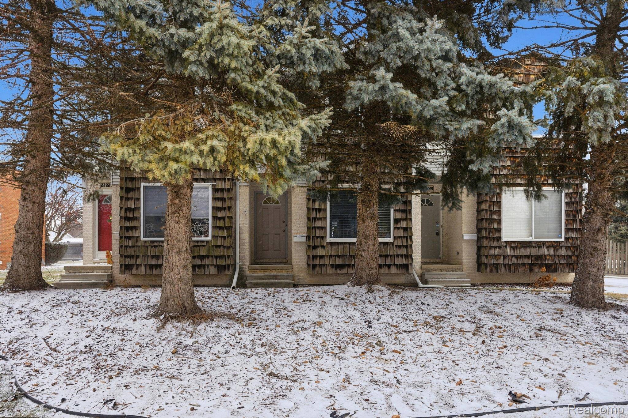 St. Clair Shores, MI 48081,22227 E 11 Mile