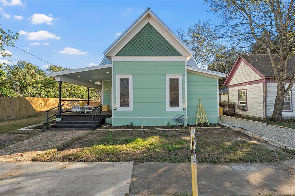 Mcgregor, TX 76657,404 6th Street W