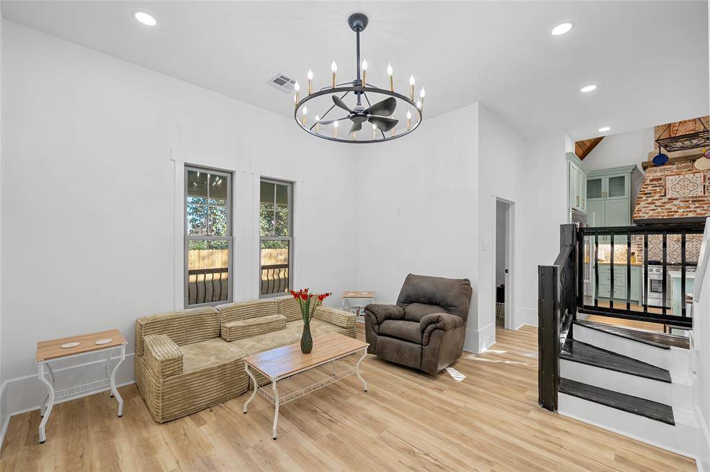 Mcgregor, TX 76657,404 6th Street W