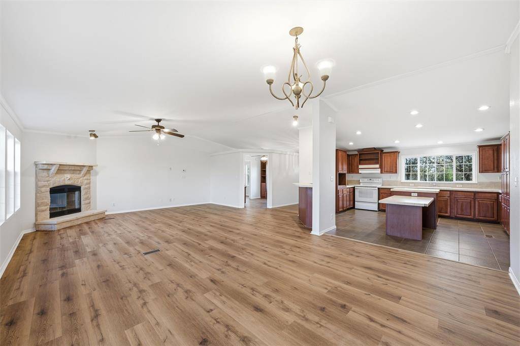 Mcgregor, TX 76657,185 Eagle Ridge Road