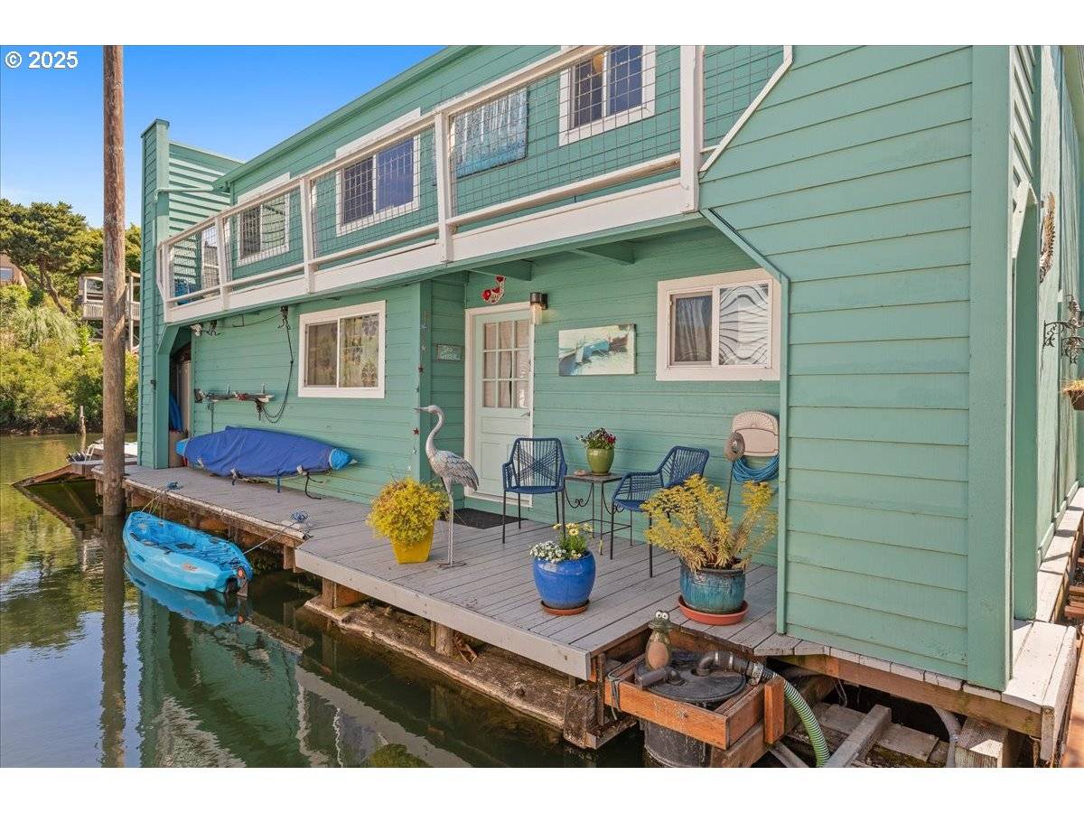 Portland, OR 97217,414 N Tomahawk Island DR