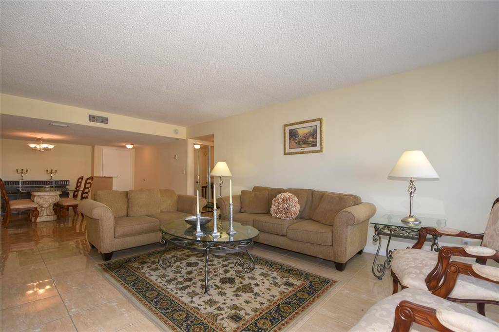 Lauderdale By The Sea, FL 33308,5100 N Ocean Blvd #1004