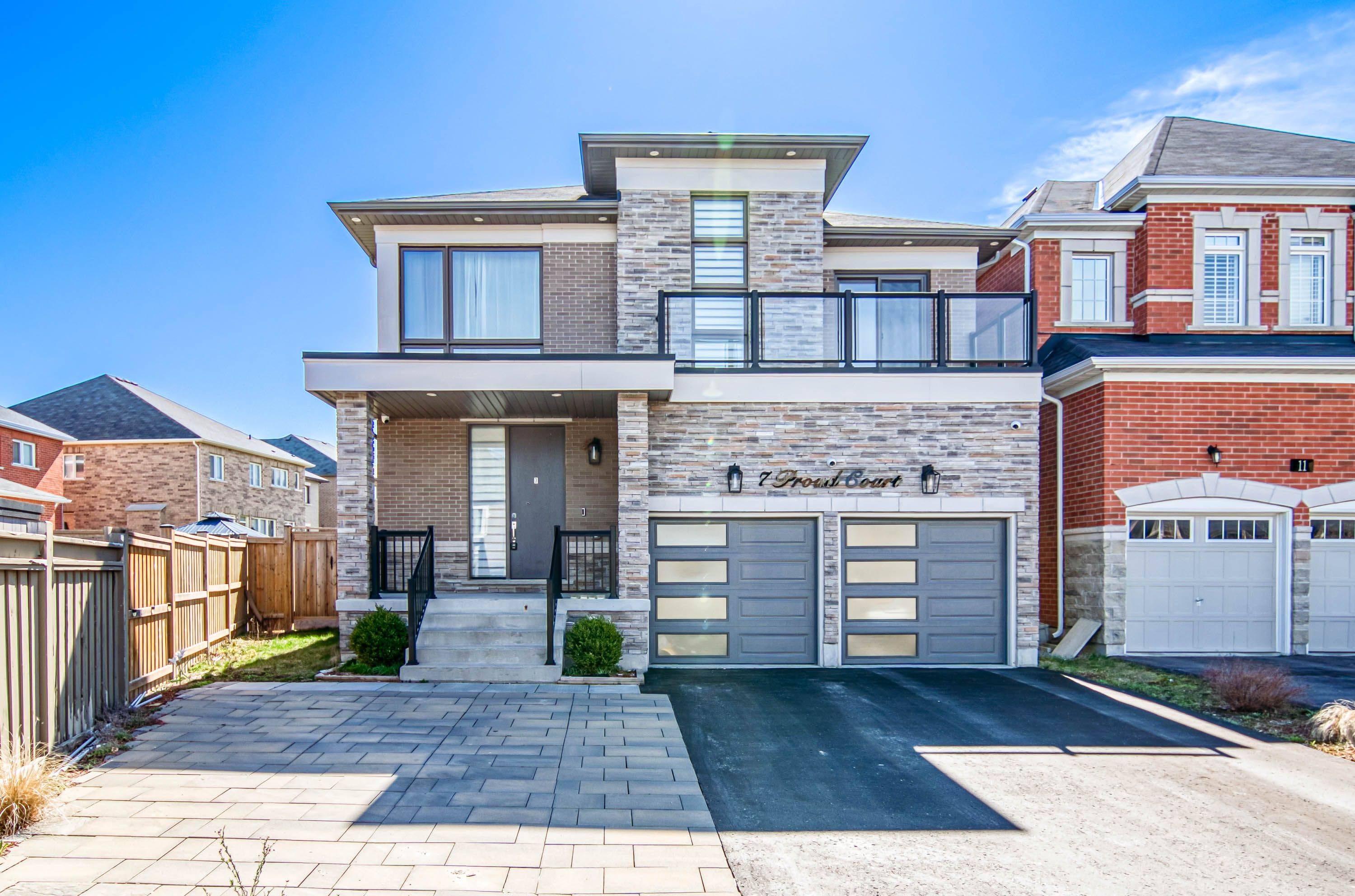 Aurora, ON L4G 7B7,7 Proud CT