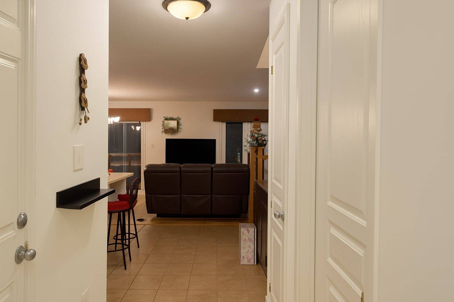 Cambridge, ON N1S 4Z4,15 BANNISTER CT #5