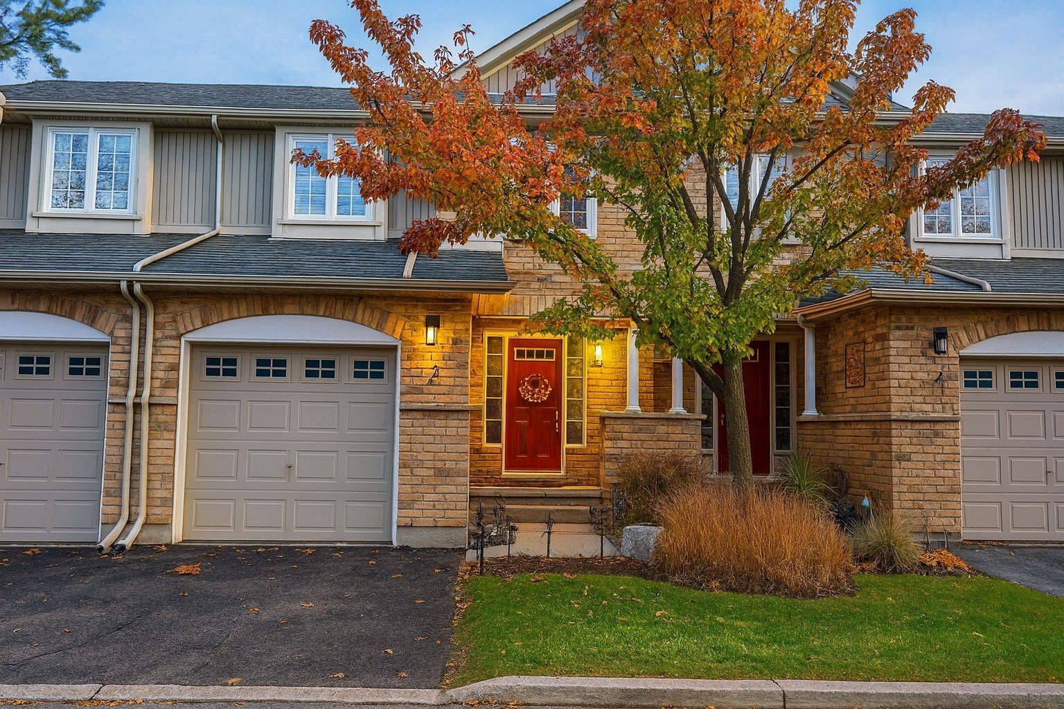 Cambridge, ON N1S 4Z4,15 BANNISTER CT #5