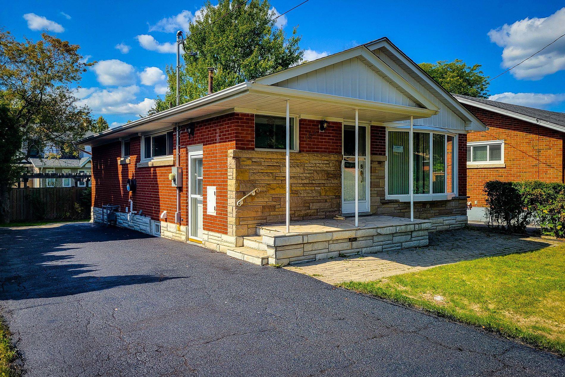 Hamilton, ON L9C 5E9,154 West 31st ST #Bsmt.