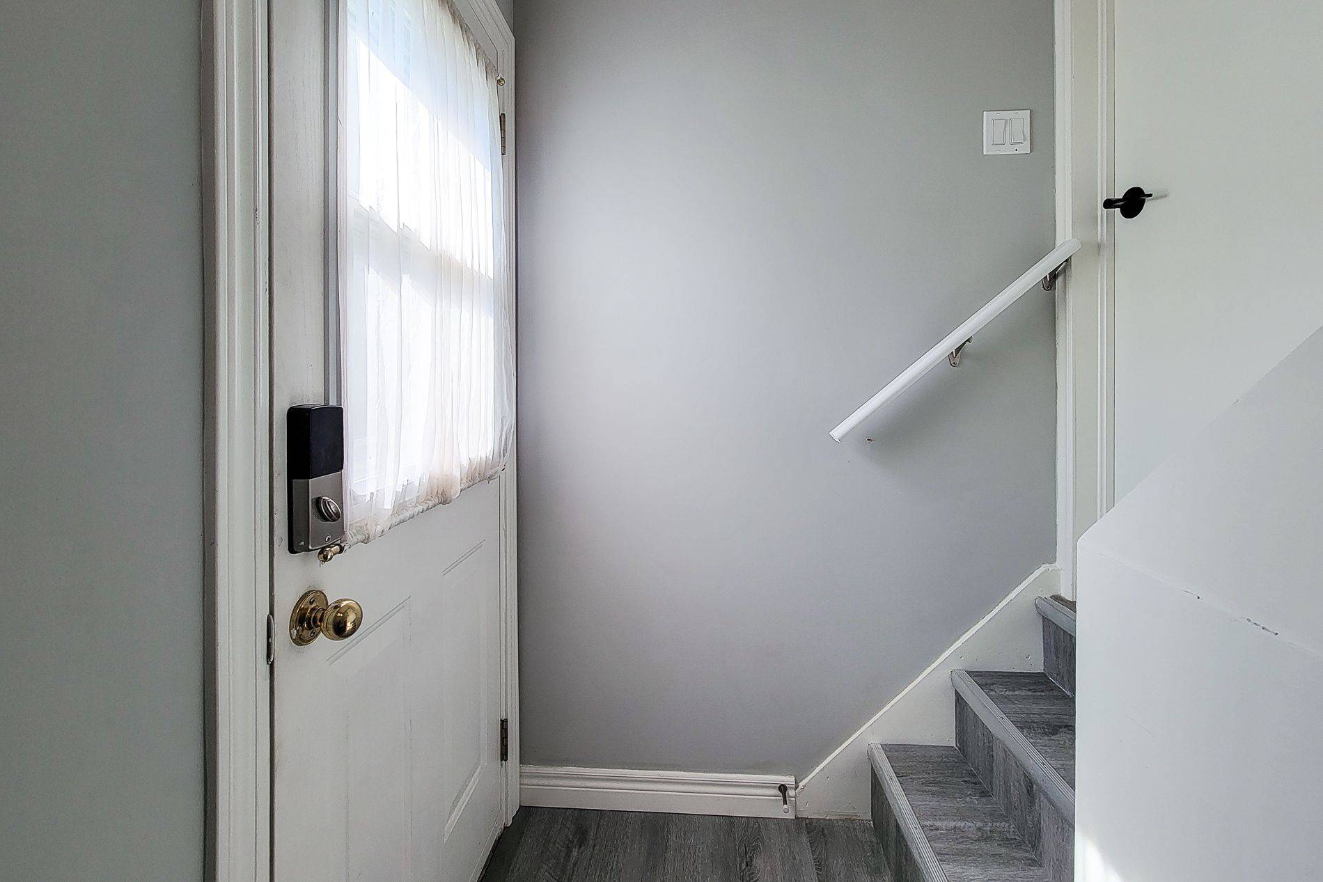 Hamilton, ON L9C 5E9,154 West 31st ST #Bsmt.