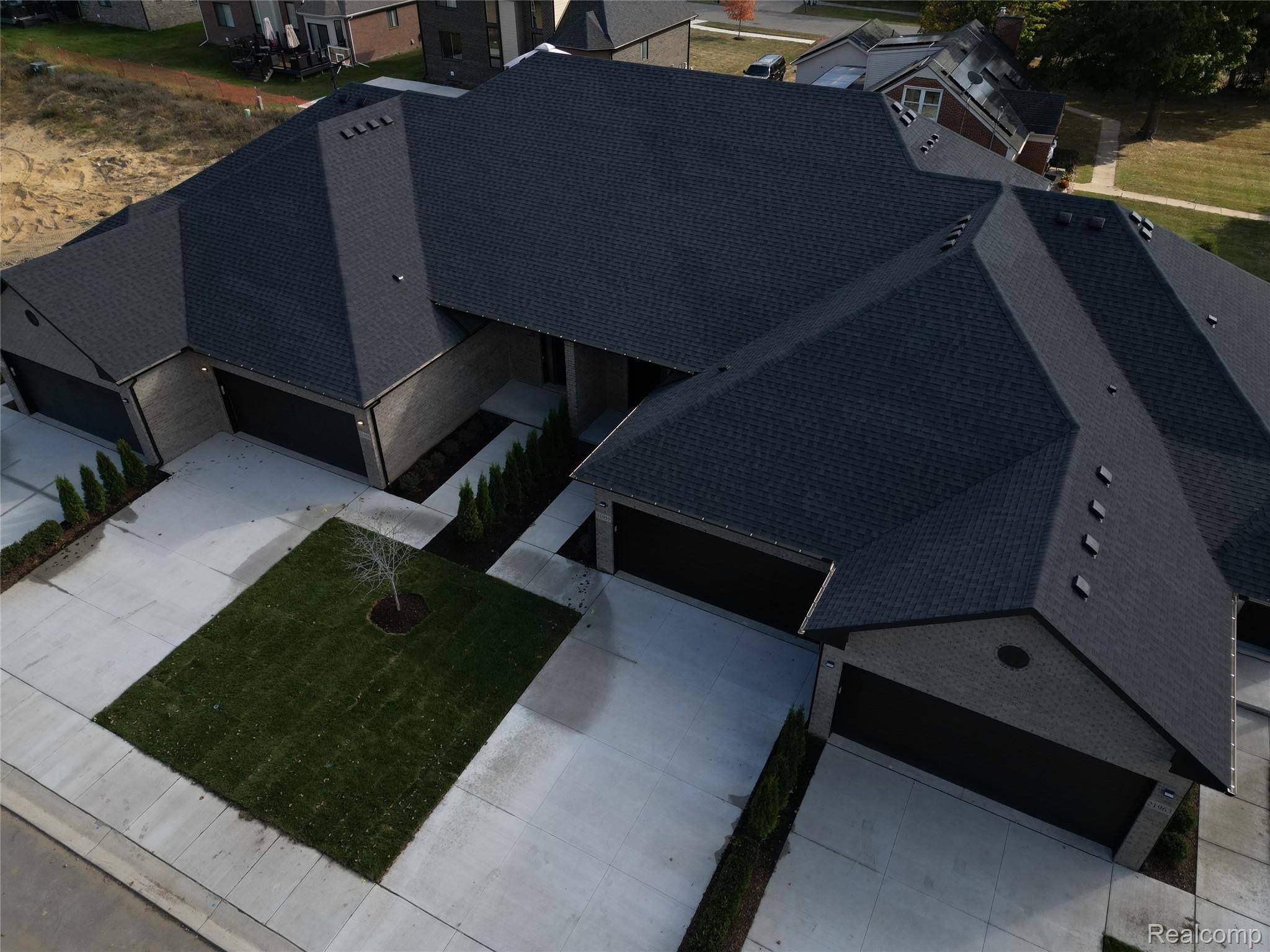 Southfield, MI 48075,21955 Deer Brook DR #3