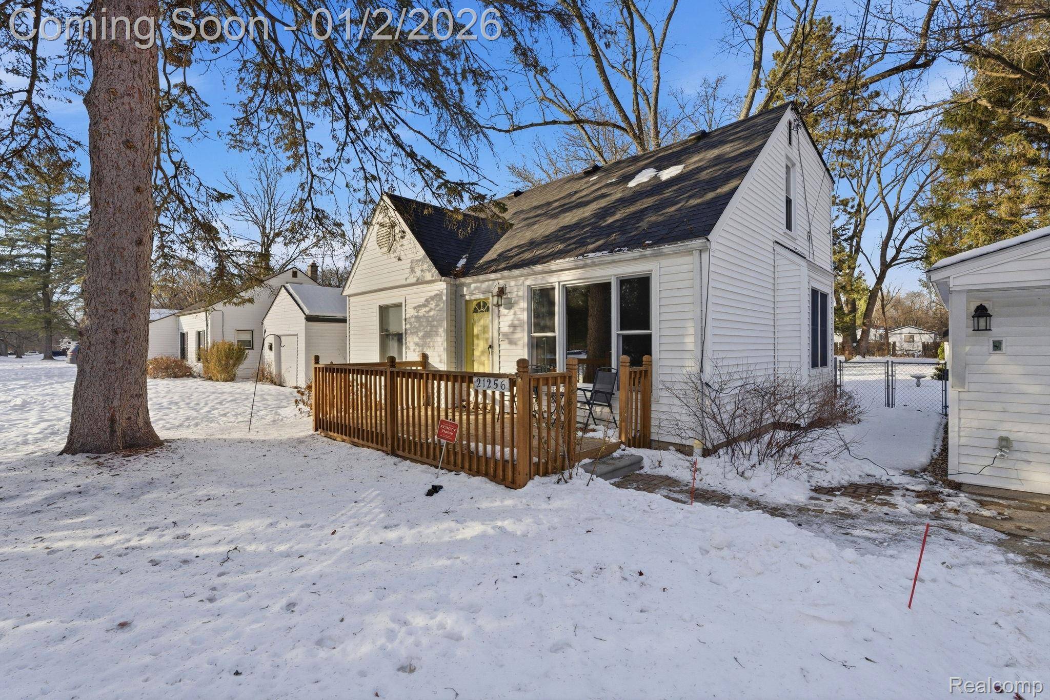 Southfield, MI 48075,21256 8 1/2 Mile RD