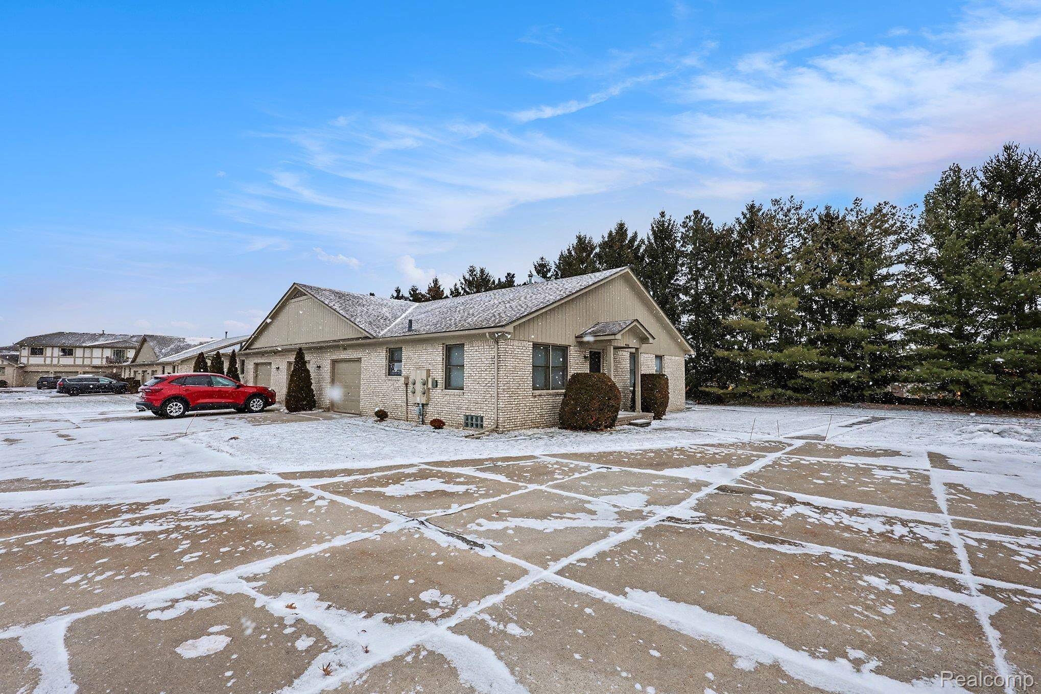 Clinton Township, MI 48038,41916 King Edward CT