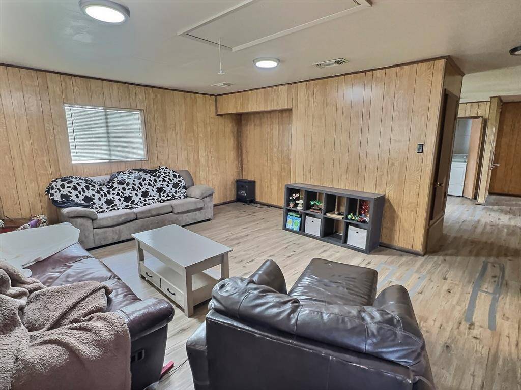 5401 Tx-36, Comanche, TX 76442