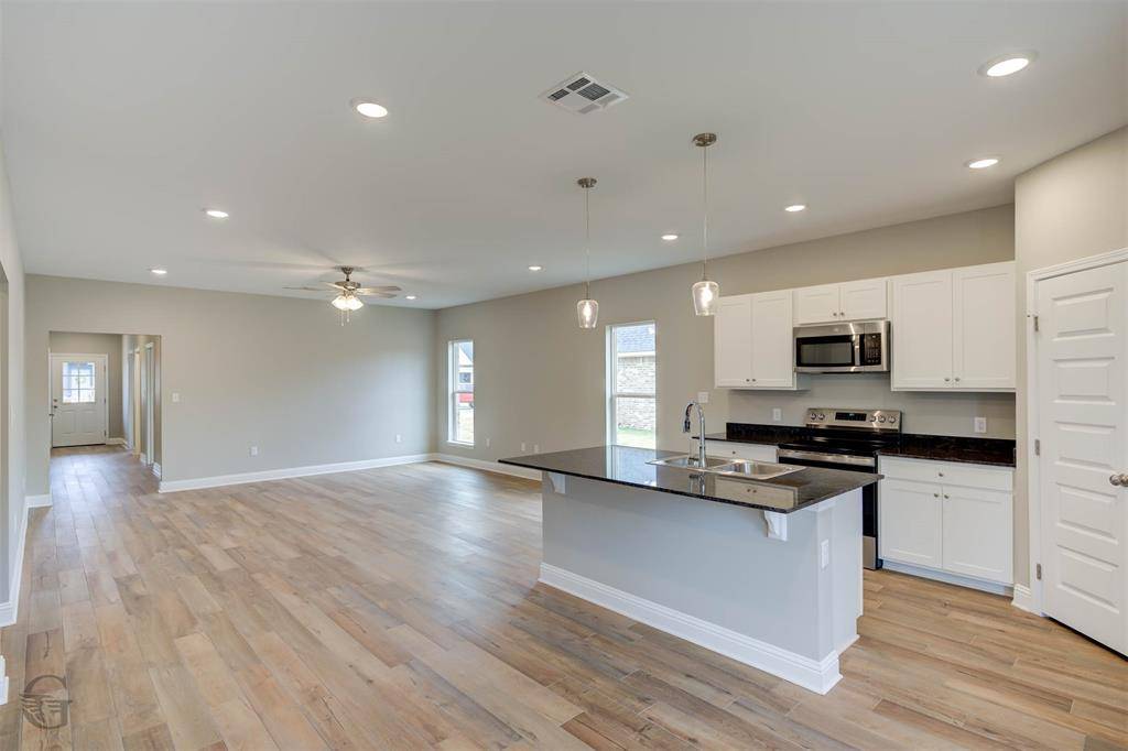 Shreveport, LA 71107,5049 Falcon Bay Drive