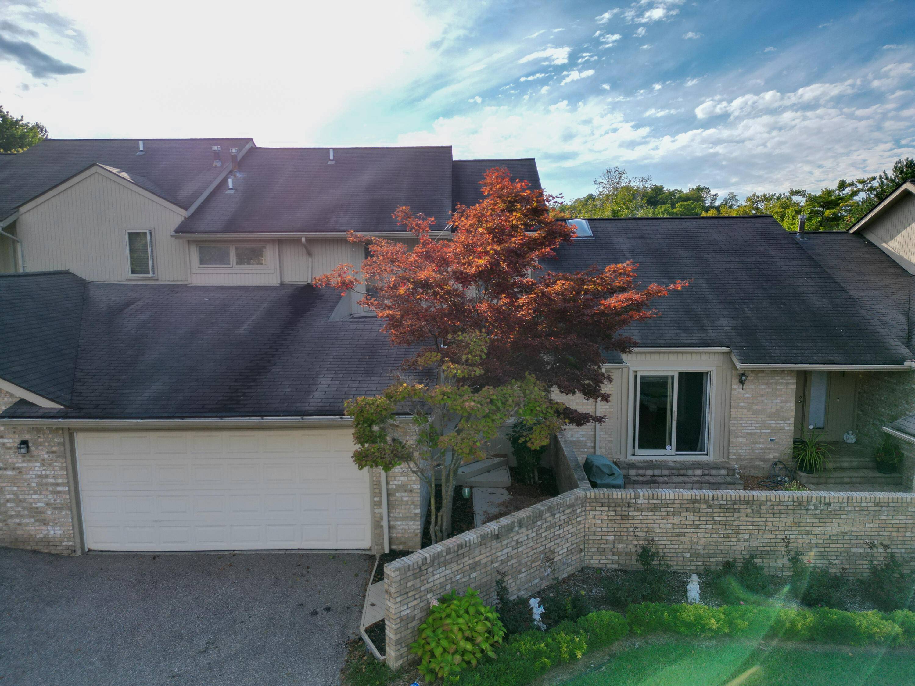 West Bloomfield, MI 48323,4291 Foxpointe DR