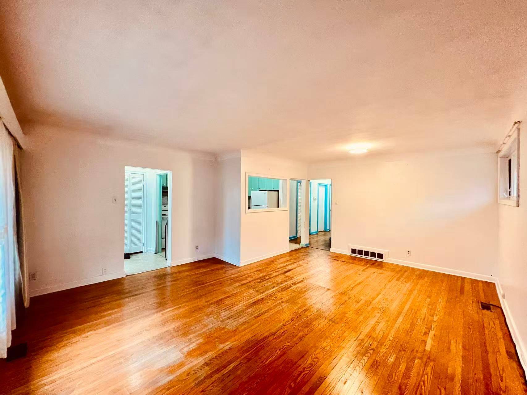 Toronto E04, ON M1R 4W2,133 Budea CRES