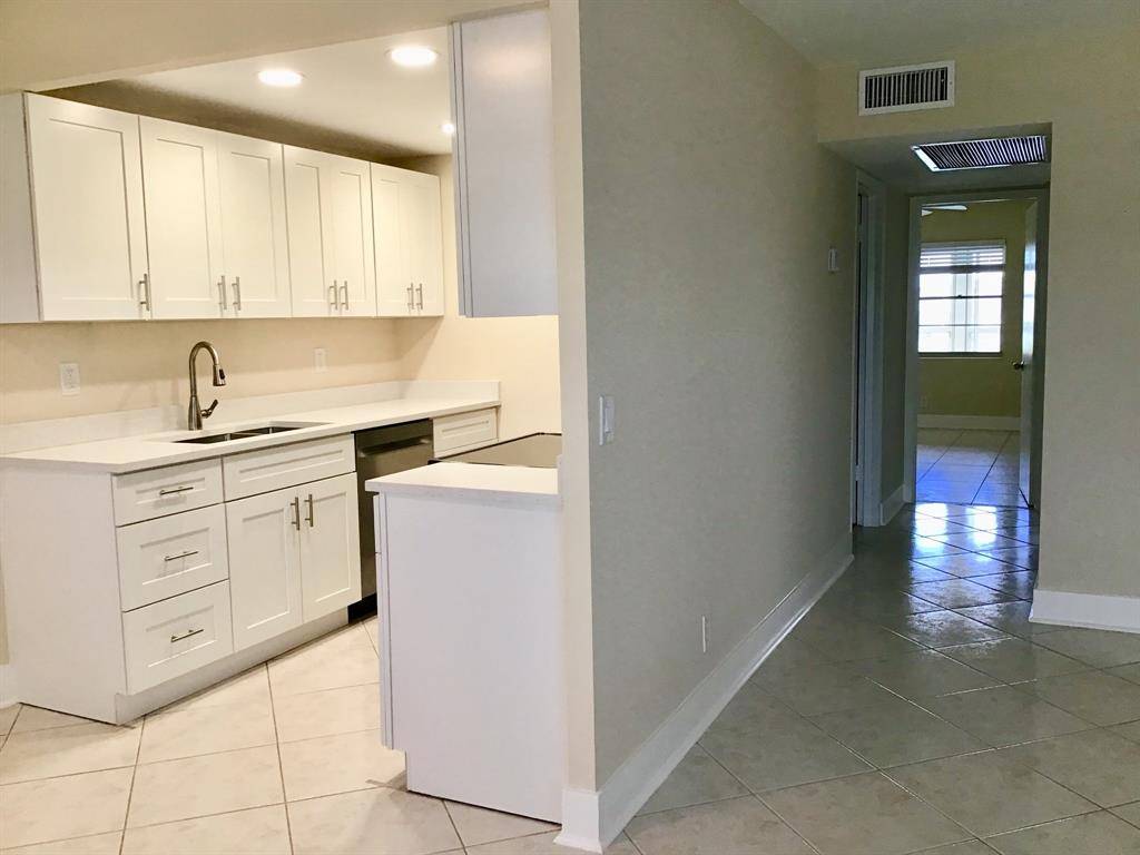 Boca Raton, FL 33434,3032 Exeter B #3032
