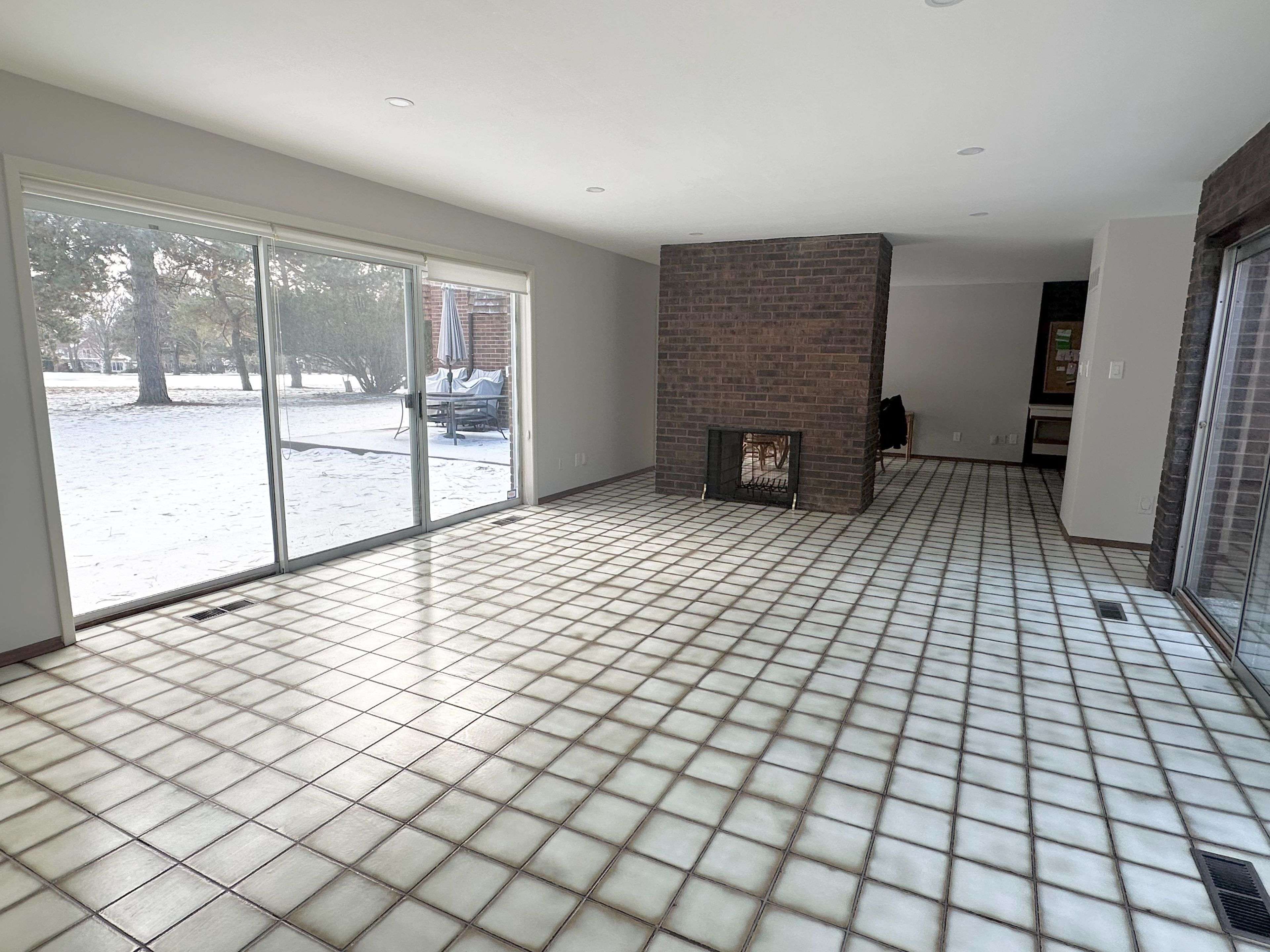 Markham, ON L3T 1K1,17 Fairway Heights CRES #Main and Upper