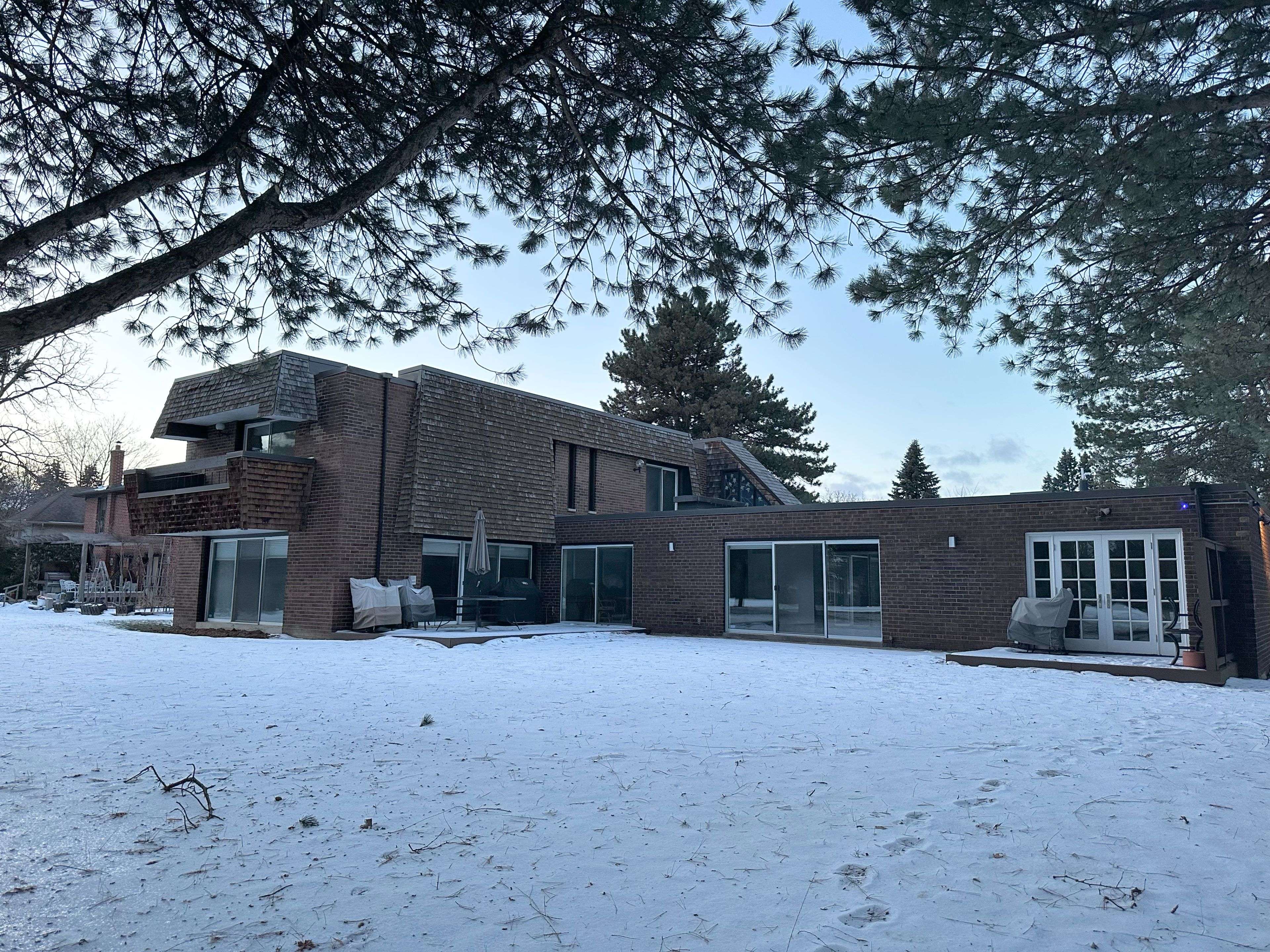 Markham, ON L3T 1K1,17 Fairway Heights CRES #Main and Upper