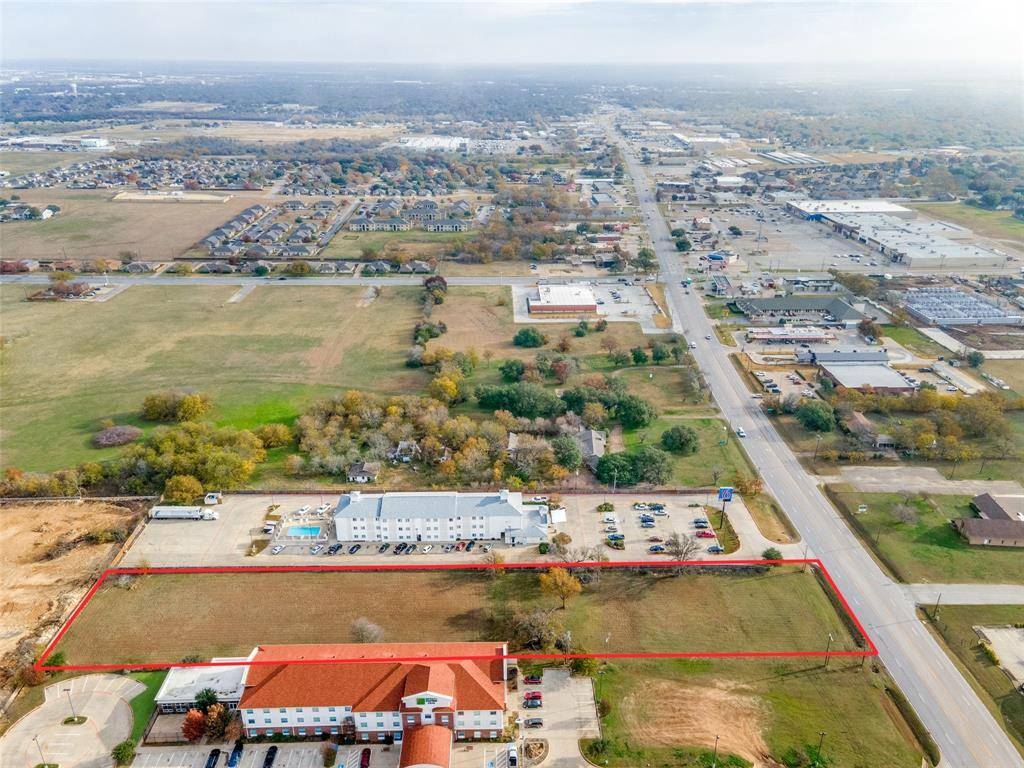 Cleburne, TX 76033,1724 W Henderson Street