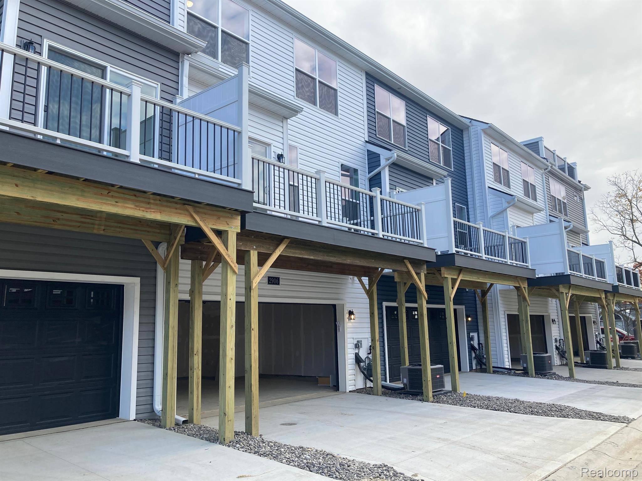 Ann Arbor, MI 48105,2908 RAYFIELD AVE