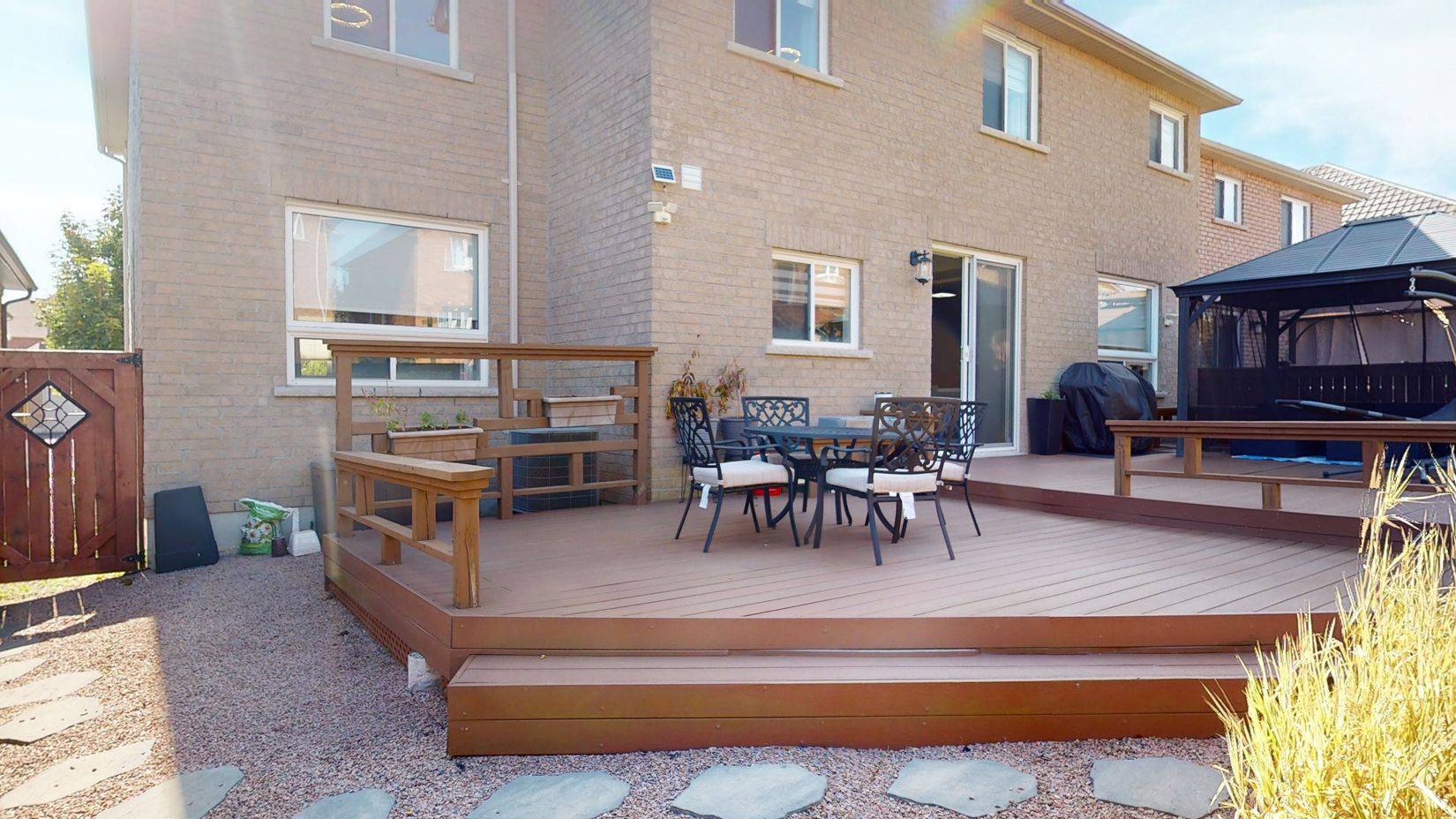 Oshawa, ON L1L 0C2,2307 Pilgrim SQ