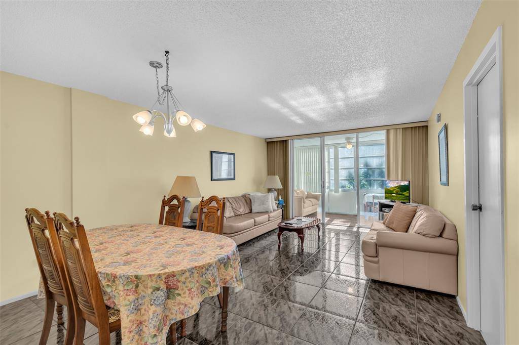 Lauderdale Lakes, FL 33313,4850 NW 29th Ct #221