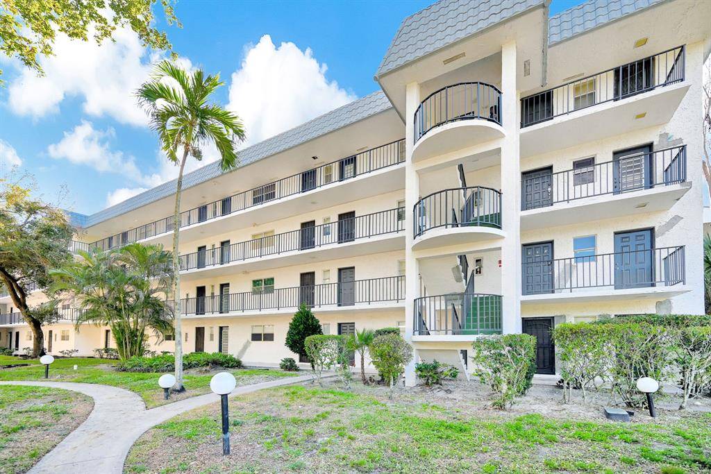 Lauderhill, FL 33319,3360 Spanish Moss Ter #311