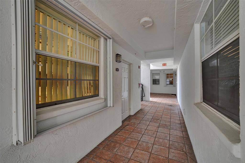 North Miami Beach, FL 33160,3105 NE 184th St #7106