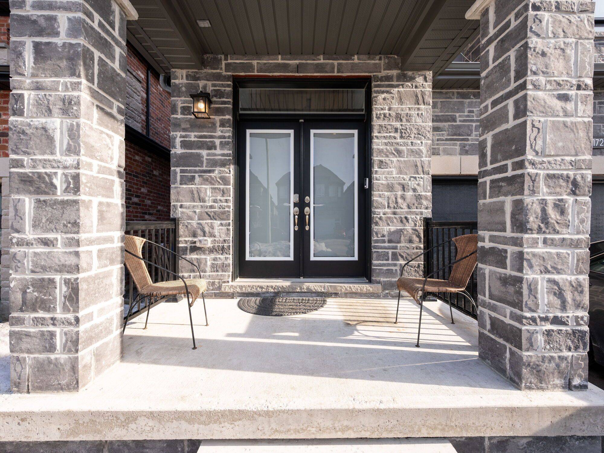 Barrie, ON L9J 0J2,172 FRANKLIN TRL