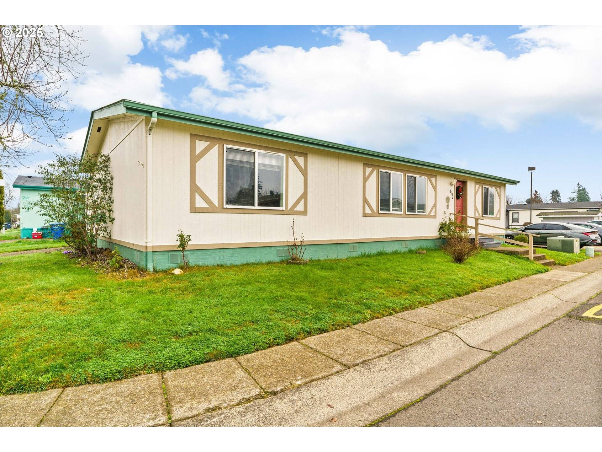 Creswell, OR 97426,700 N Mill #69