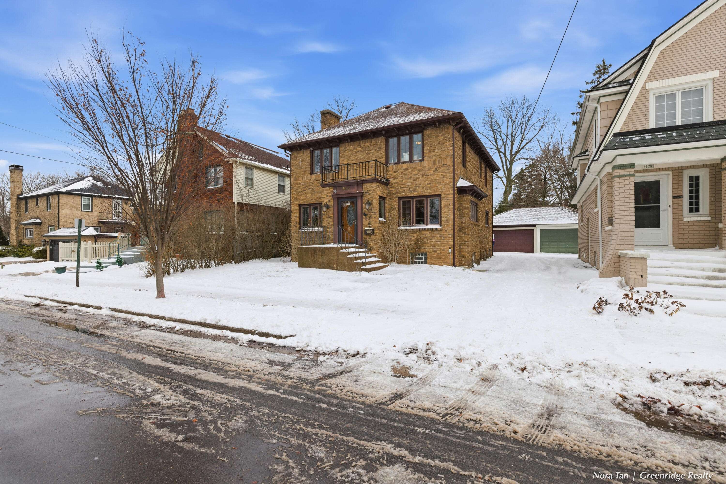 East Grand Rapids, MI 49506,616 Rosewood AVE SE