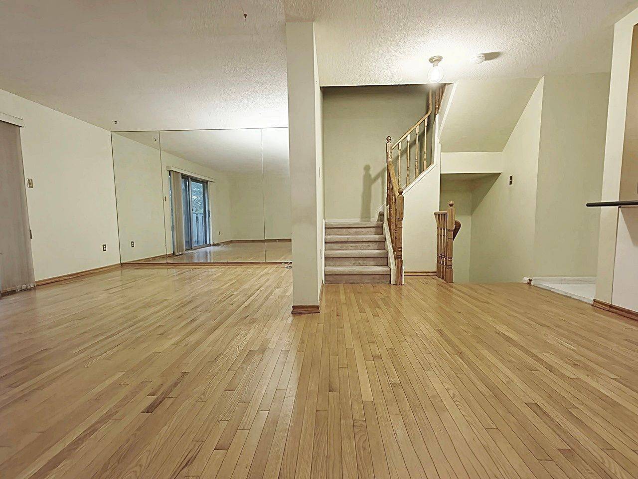 Toronto E07, ON M1V 1E1,15 Brimwood BLVD #61