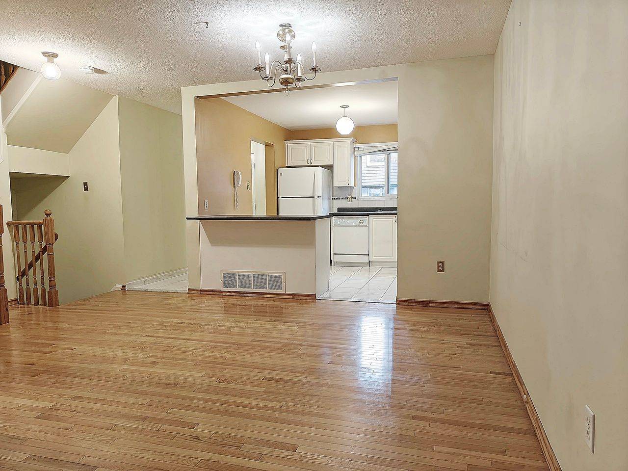 Toronto E07, ON M1V 1E1,15 Brimwood BLVD #61