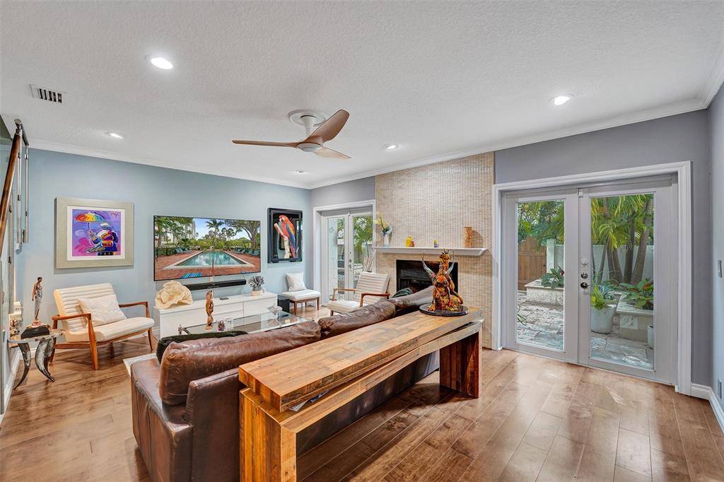 Fort Lauderdale, FL 33301,810 SE 2nd St #F