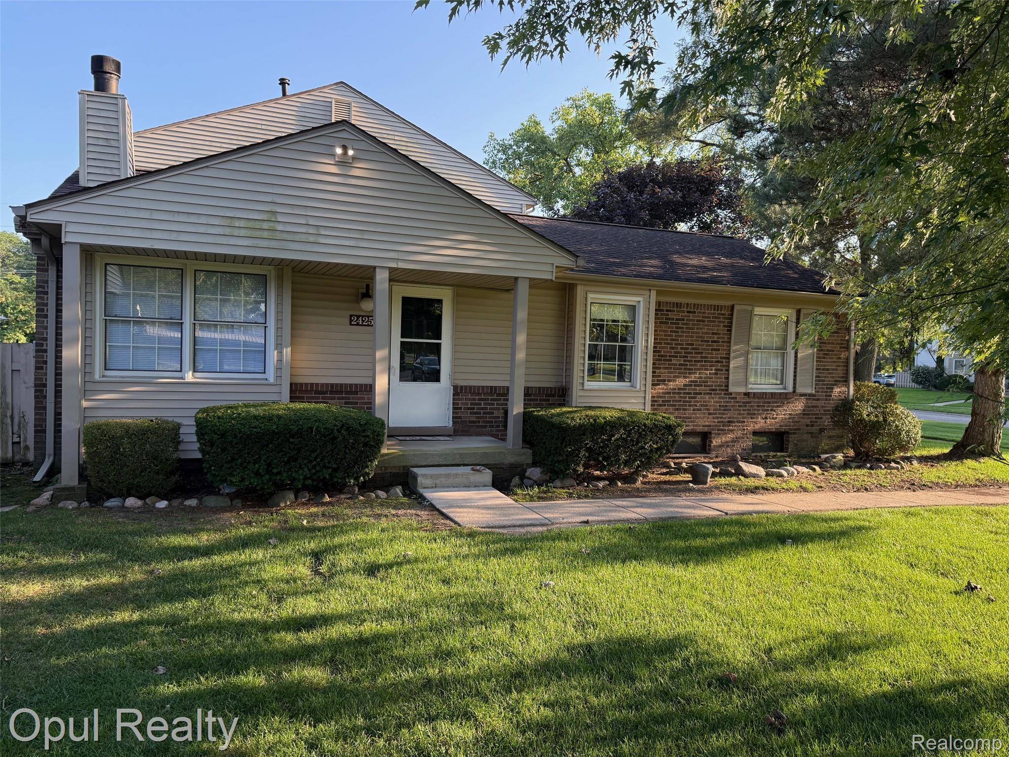 Novi, MI 48375,24252 Bashian DR