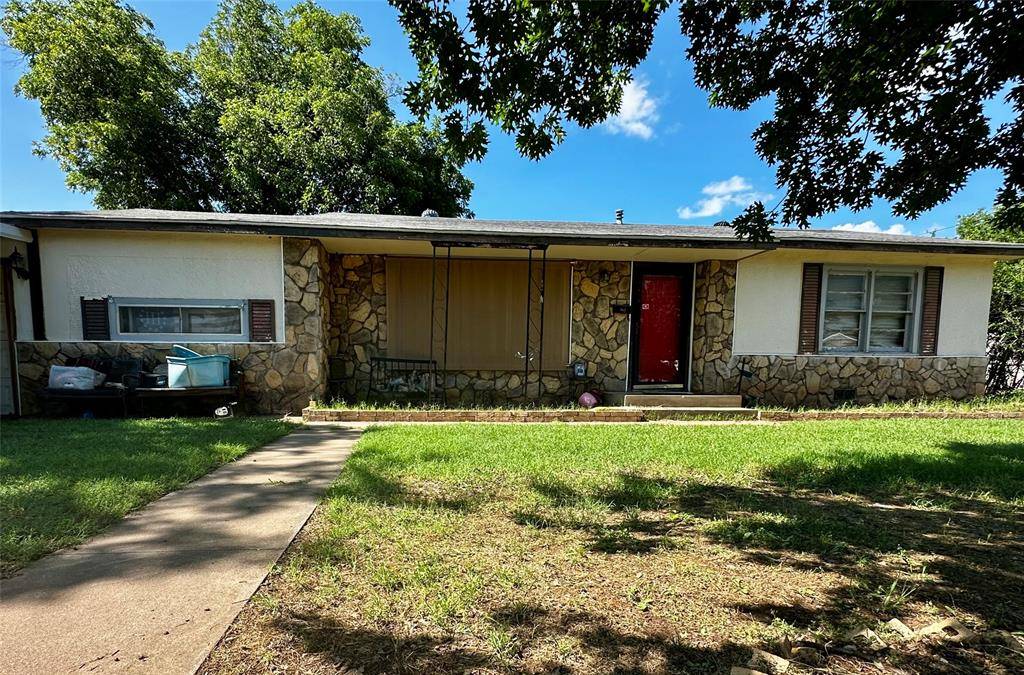 Seymour, TX 76380,1010 W Custer Street