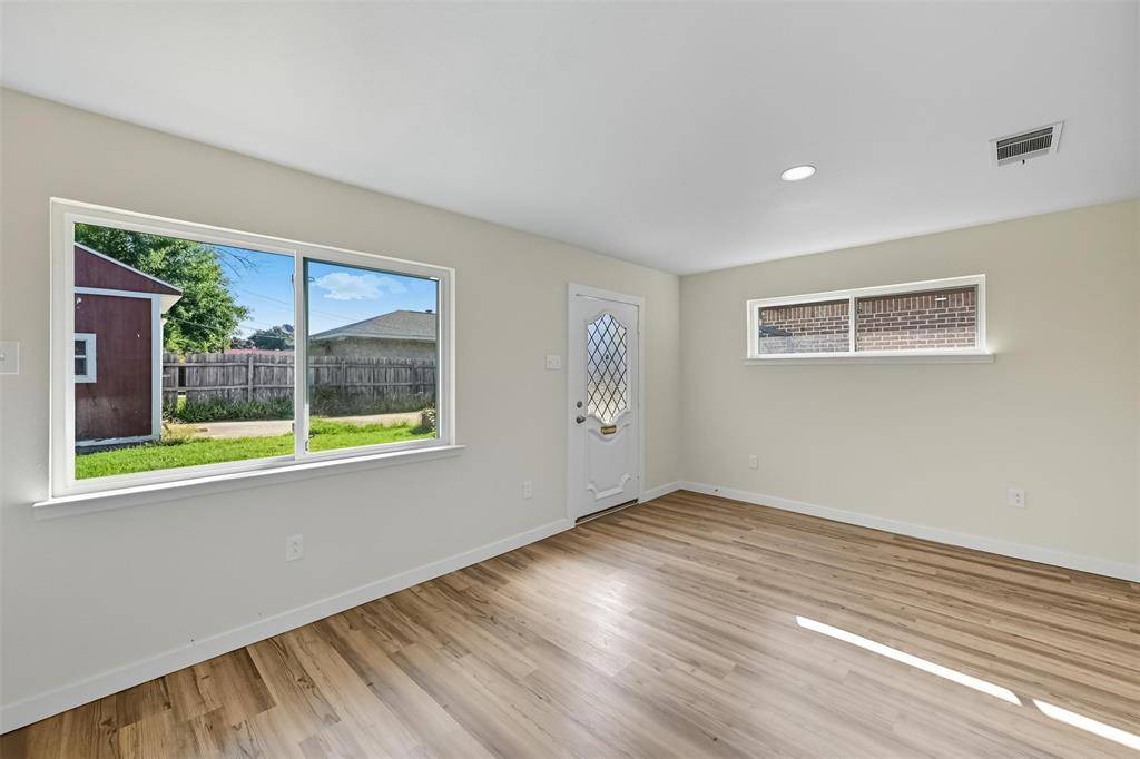 Garland, TX 75043,321 Duke Street