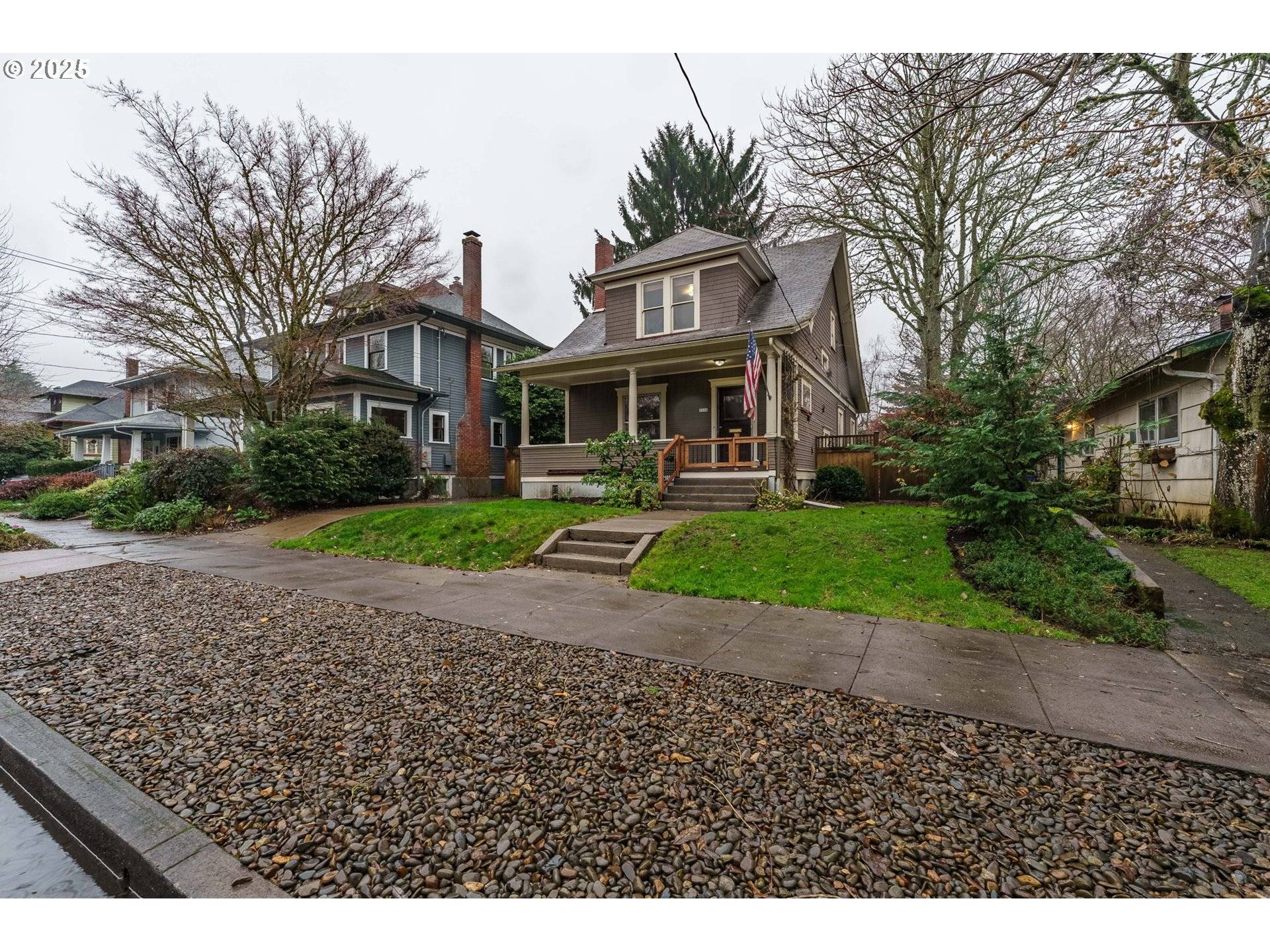 Portland, OR 97202,1114 SE MALDEN ST