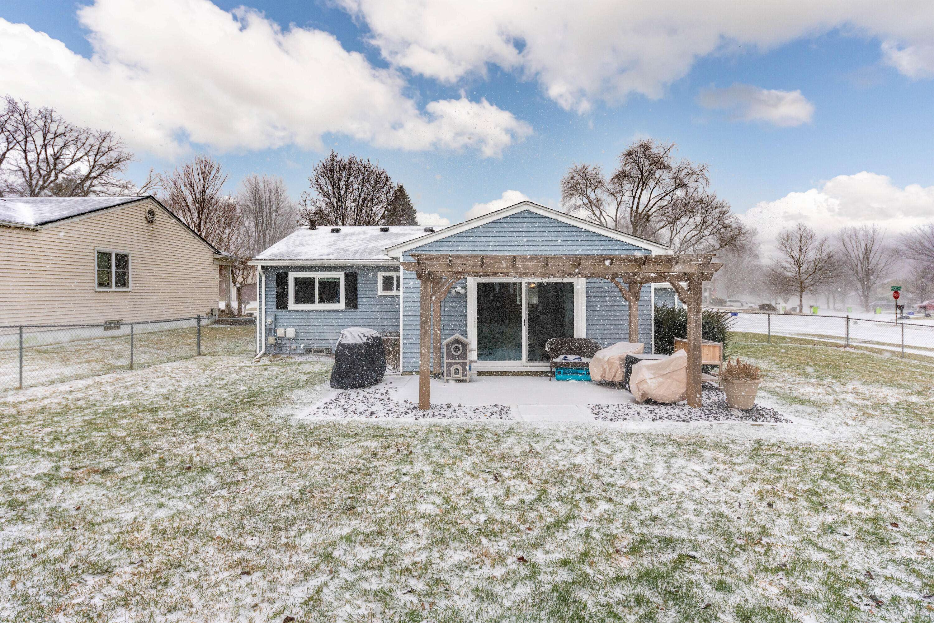 South Lyon, MI 48178,237 Winchester ST