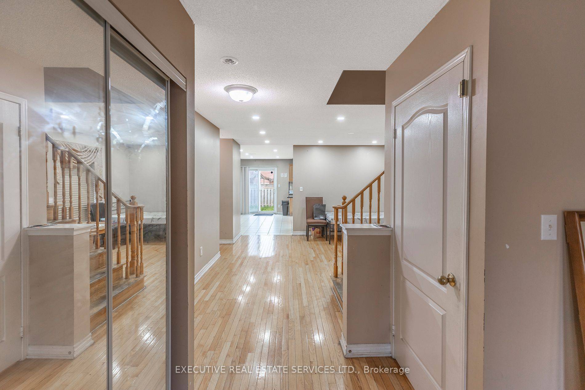 Brampton, ON L7A 2T9,16 Sandway DR