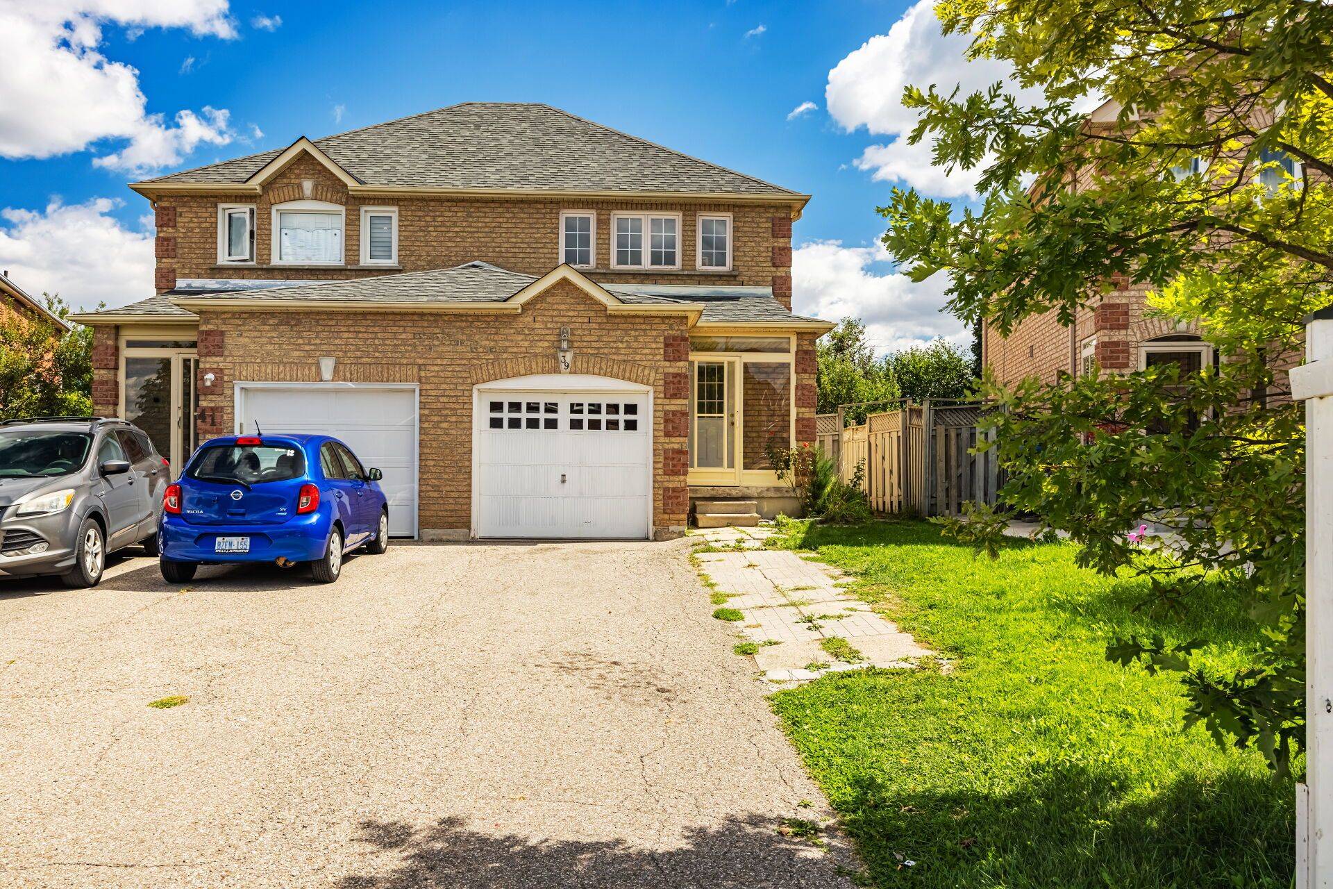 Brampton, ON L6Y 5B2,39 Caruso DR